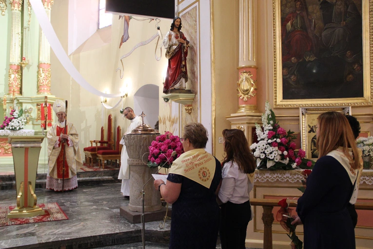 Łęg Tarnowski. Poświęcenie sztandaru ASHNSPJ