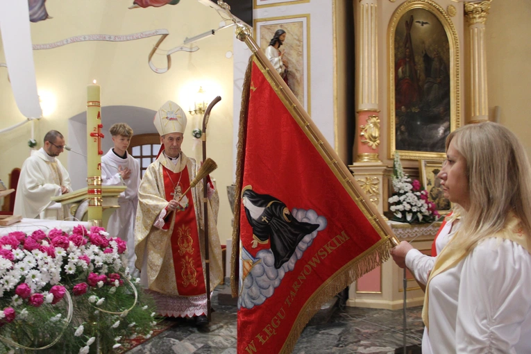 Łęg Tarnowski. Poświęcenie sztandaru ASHNSPJ