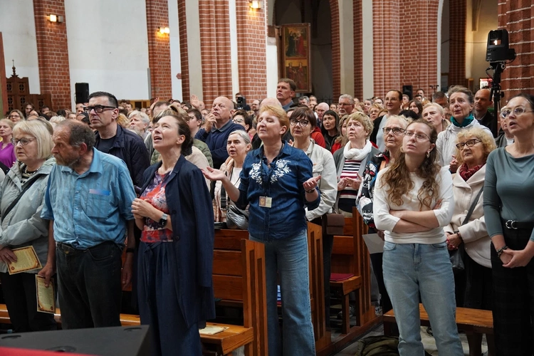 Diecezjalne czuwanie przed Zesłaniem Ducha Świętego - cz. 1.
