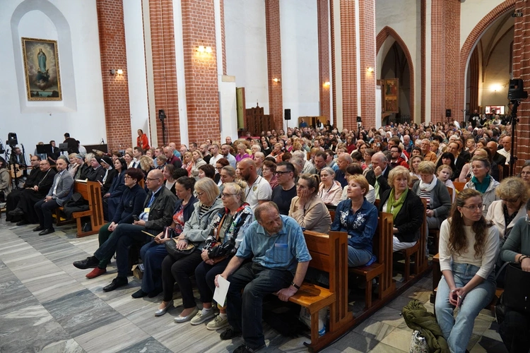 Diecezjalne czuwanie przed Zesłaniem Ducha Świętego - cz. 1.