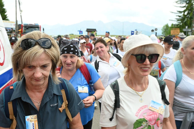 Papież przejechał, oni przeszli