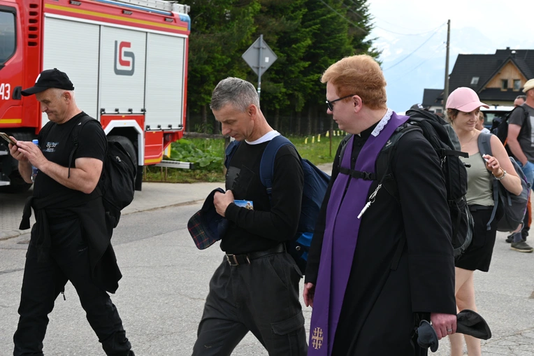 Papież przejechał, oni przeszli