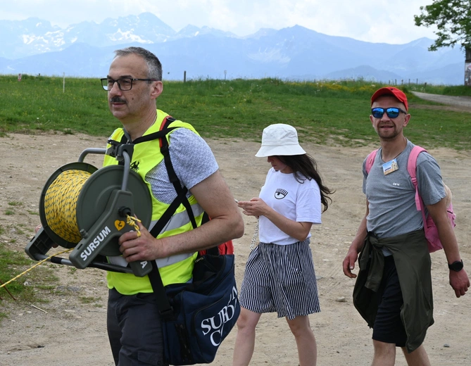Papież przejechał, oni przeszli