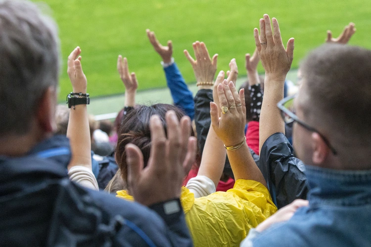 Jezus na Stadionie Legii. Świadectwa