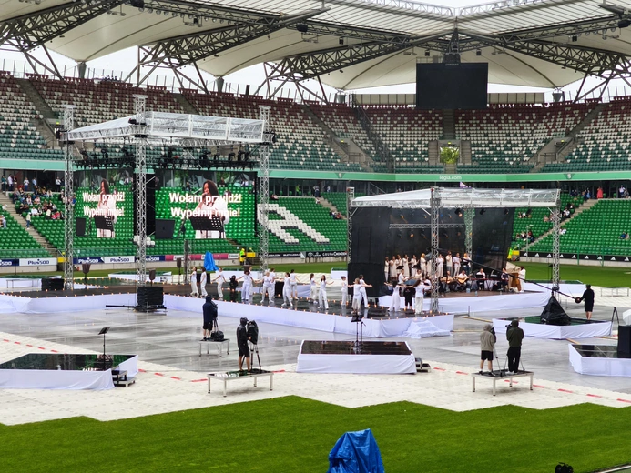 Jezus na Stadionie Legii. Świadectwa