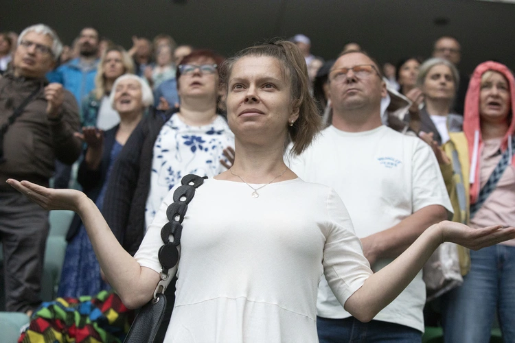 Jezus na Stadionie Legii. Uwielbienie