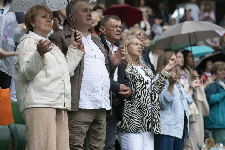 Jezus na Stadionie Legii. Uwielbienie