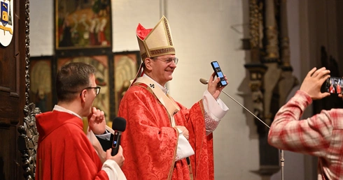 W świętą noc - Gdańsk czekał na Ducha Świętego