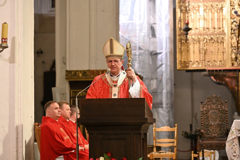 Nocna liturgia przed Zesłaniem Ducha Świętego