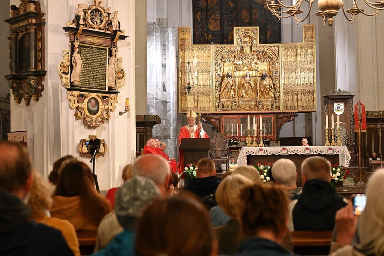Nocna liturgia przed Zesłaniem Ducha Świętego