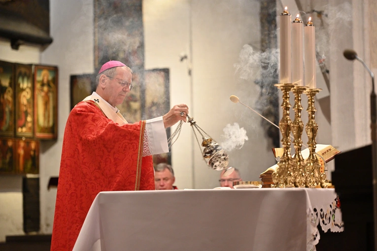 Nocna liturgia przed Zesłaniem Ducha Świętego
