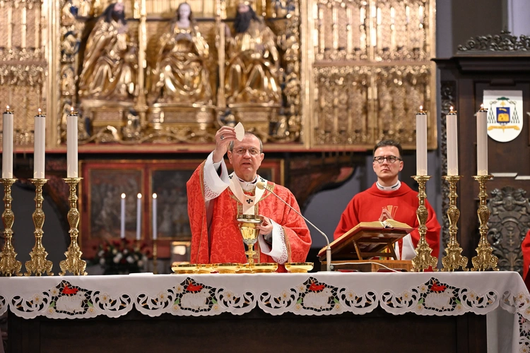 Nocna liturgia przed Zesłaniem Ducha Świętego