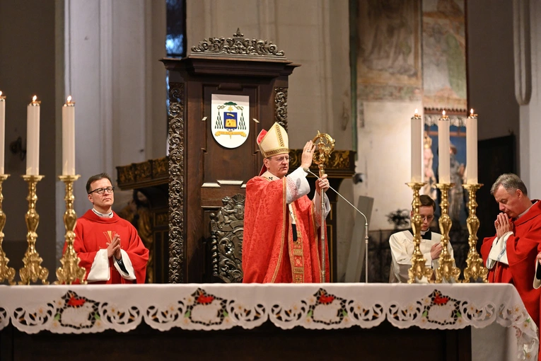 Nocna liturgia przed Zesłaniem Ducha Świętego