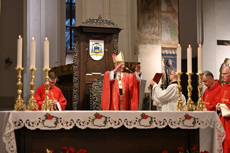 Nocna liturgia przed Zesłaniem Ducha Świętego