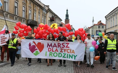 Barwny korowód przeszedł ulicami Radomia.