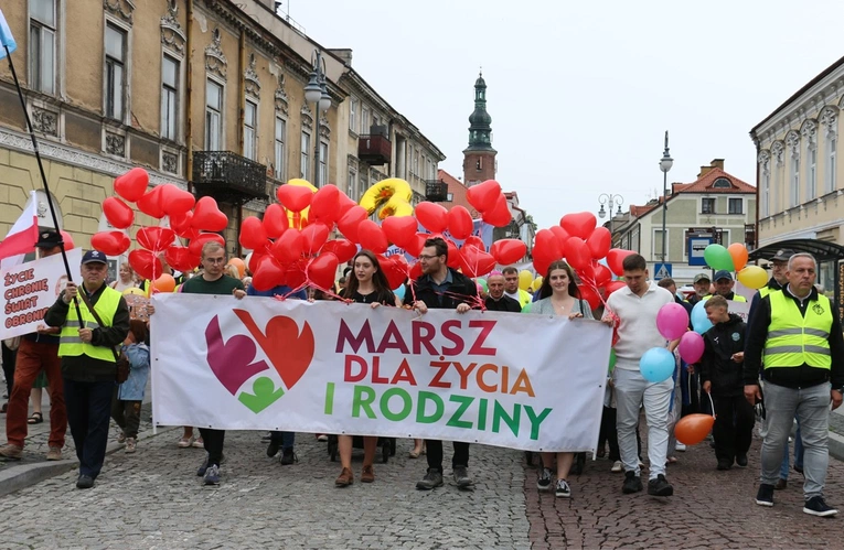 Barwny korowód przeszedł ulicami Radomia.