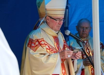 Pana Boga bardziej interesuje nasza wiara niż nasze upadki - rozmowa z bp. Szymonem Stułkowskim
