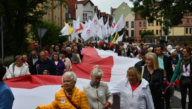 Ulicami Żar już po raz 6. przeszedł Marsz dla Życia i Rodziny