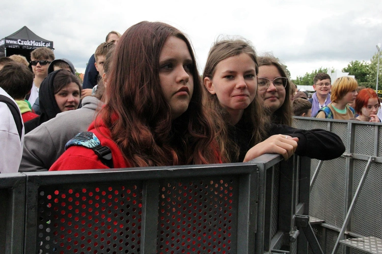 Spotkanie młodzieży w Ziębicach - występ "Wyrwanych z niewoli" i ks. Jakuba Bartczaka