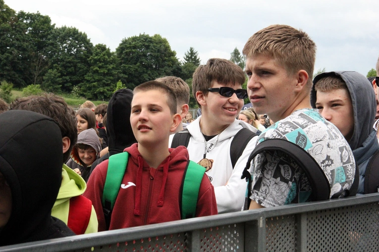 Spotkanie młodzieży w Ziębicach - występ "Wyrwanych z niewoli" i ks. Jakuba Bartczaka