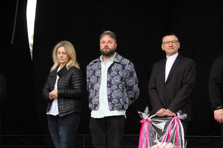 Spotkanie młodzieży w Ziębicach - występ "Wyrwanych z niewoli" i ks. Jakuba Bartczaka