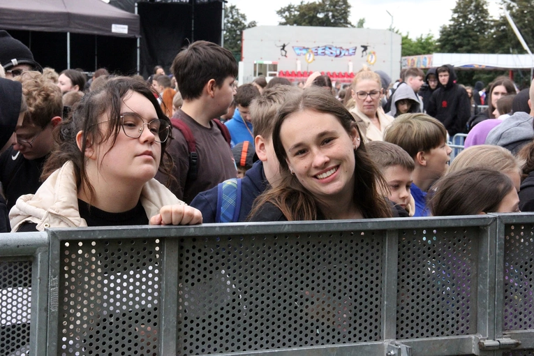 Spotkanie młodzieży w Ziębicach - występ "Wyrwanych z niewoli" i ks. Jakuba Bartczaka