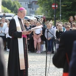 KEP w Katowicach. Modlitwa pod Pomnikiem Poległych Górników z Kopalni "Wujek"