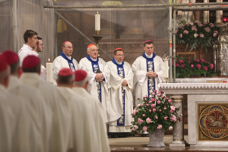 KEP w Katowicach. Msza św. w sanktuarium w Piekarach Śląskich