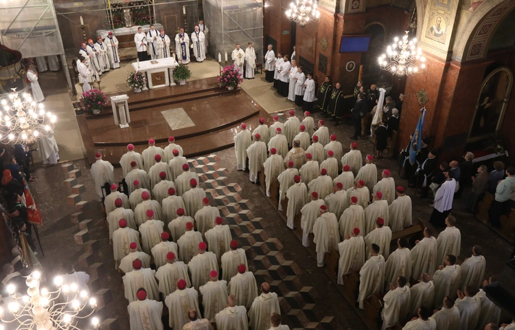 KEP w Katowicach. Msza św. w sanktuarium w Piekarach Śląskich