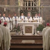 Piekary Śl. Członkowie KEP sprawowali Eucharystię przed obrazem Matki Bożej Piekarskiej