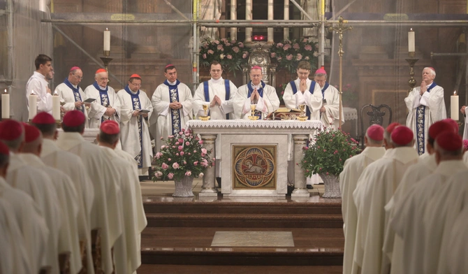 Piekary Śl. Członkowie KEP sprawowali Eucharystię przed obrazem Matki Bożej Piekarskiej
