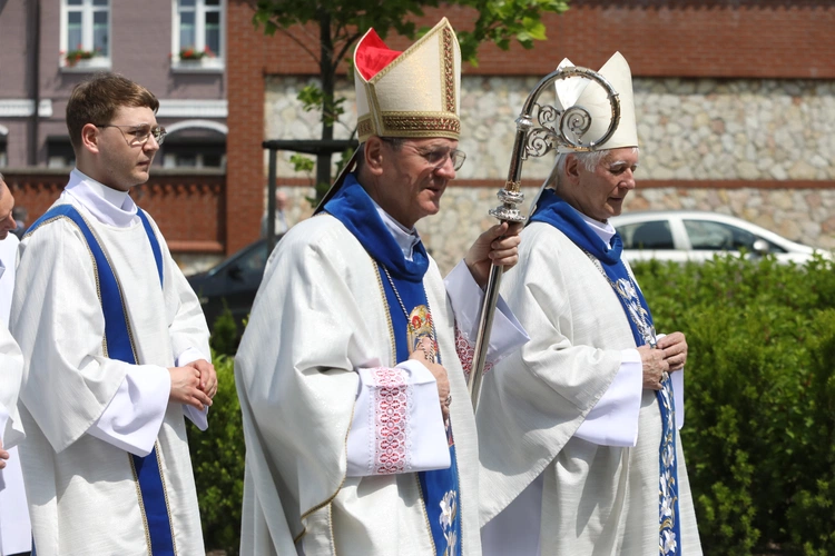 KEP w Katowicach. Msza św. w sanktuarium w Piekarach Śląskich
