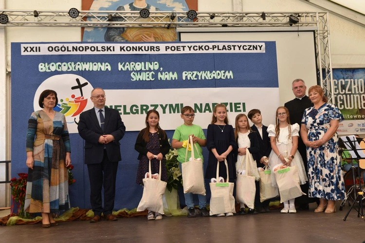 Konkurs o bł. Karolinie
