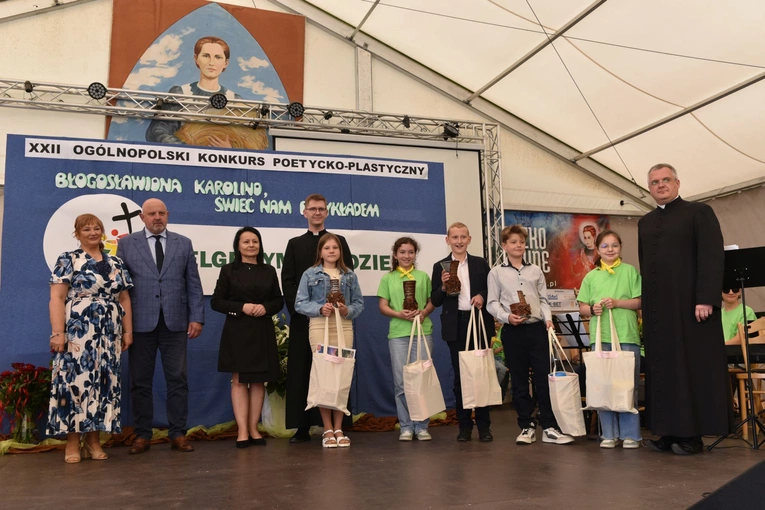 Konkurs o bł. Karolinie