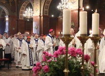 Piekary Śląskie. Msza św. z udziałem polskich biskupów