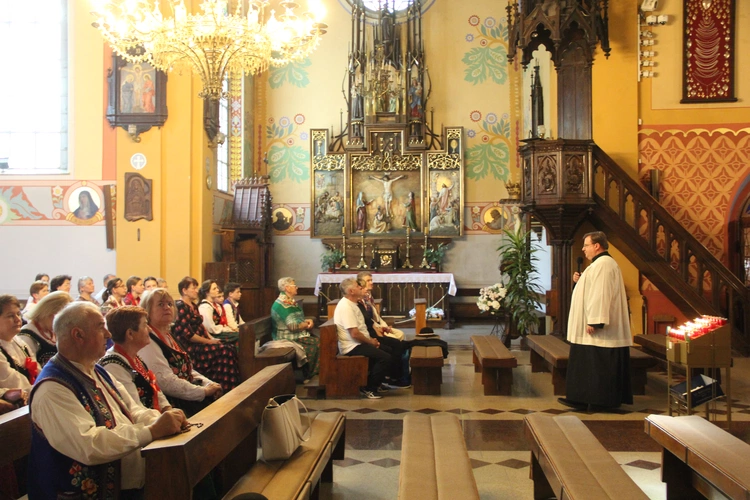 Pielgrzymka ze Sromowiec do kościoła jubileuszowego w Szczawnicy