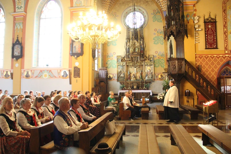 Pielgrzymka ze Sromowiec do kościoła jubileuszowego w Szczawnicy