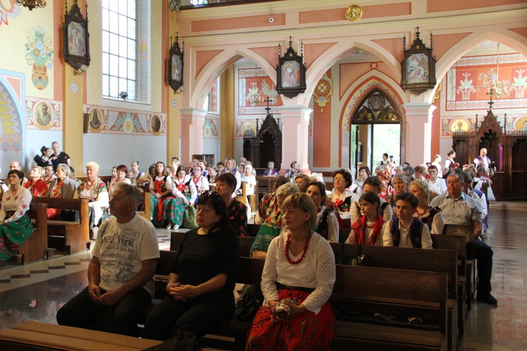 Pielgrzymka ze Sromowiec do kościoła jubileuszowego w Szczawnicy