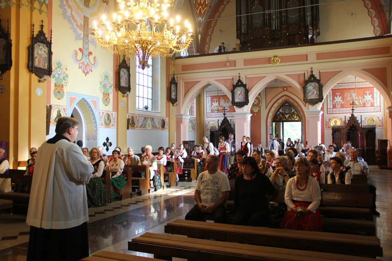 Pielgrzymka ze Sromowiec do kościoła jubileuszowego w Szczawnicy