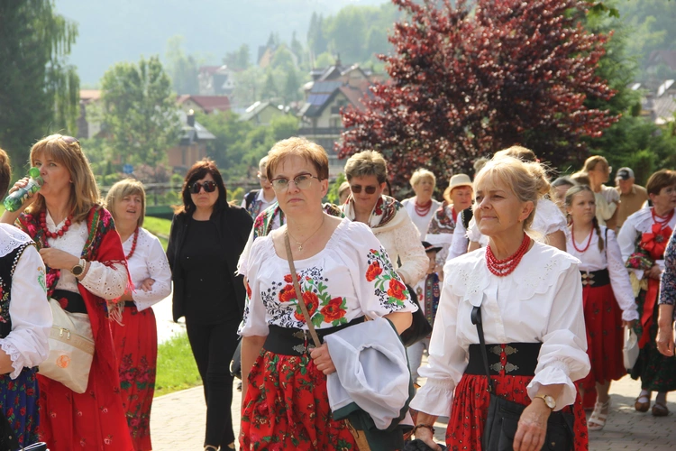 Pielgrzymka ze Sromowiec do kościoła jubileuszowego w Szczawnicy