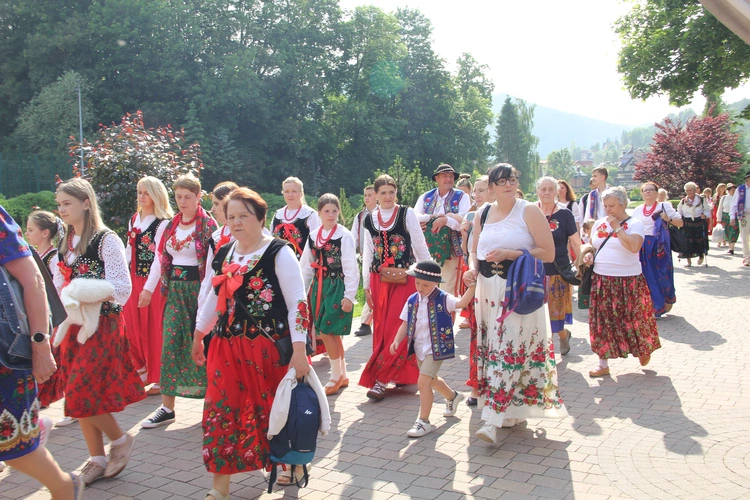 Pielgrzymka ze Sromowiec do kościoła jubileuszowego w Szczawnicy