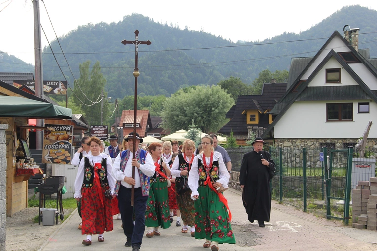 Pielgrzymka ze Sromowiec do kościoła jubileuszowego w Szczawnicy