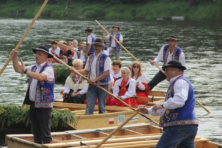 Pielgrzymka ze Sromowiec do kościoła jubileuszowego w Szczawnicy