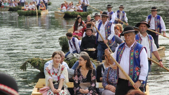 Pielgrzymka ze Sromowiec do kościoła jubileuszowego w Szczawnicy