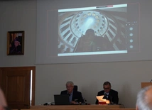 Niebieskie Jeruzalem, Wielki Wybuch, szkło i kamień. Tajemnice katedr