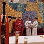 Pięciu mężczyzn przyjęło w Gdyni chrzest i bierzmowanie