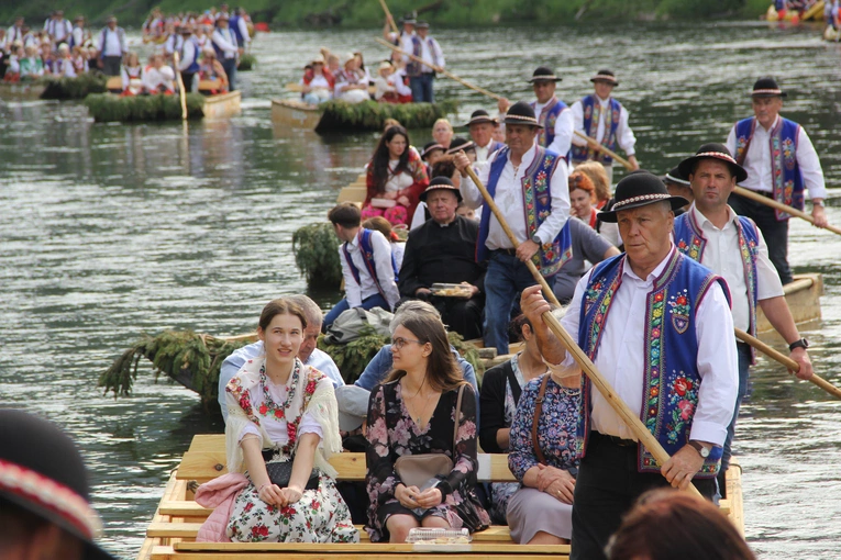 Pielgrzymka ze Sromowiec do kościoła jubileuszowego w Szczawnicy
