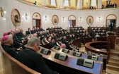 KEP w Katowicach. Biskupi w gmachu Sejmu Śląskiego