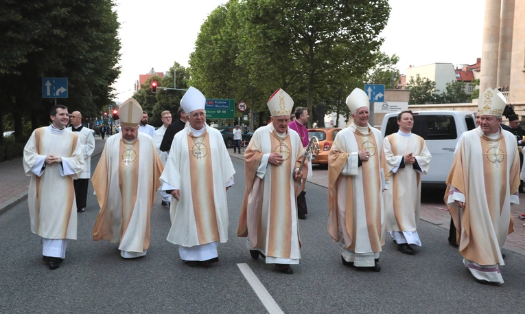 Msza św. dziękczynna z okazji 100-lecia archidiecezji