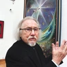 – Sztuka powinna nieść przesłanie duchowe – mówi profesor przy swoim obrazie „Niech stanie się światłość”, wizji stworzenia świata. 